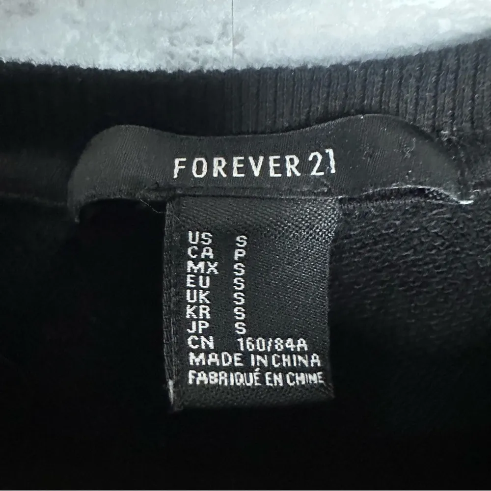 Forever 21 Women’s Shoulder Cut Out Long Sleeve Pullover Size Small *Used Black - Image 8