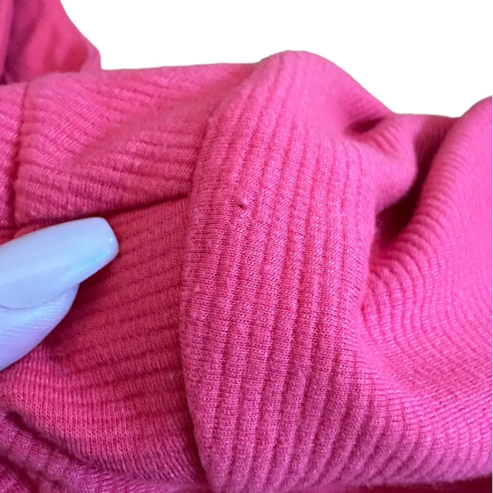 The limited Red Textured Crop Top Medium e - Image 7