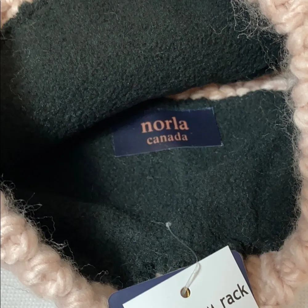 Norla Canada pink wool fleece lined Pom Pom hat - Image 5