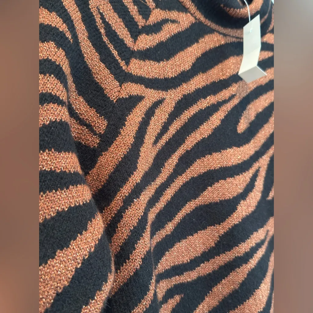 NWT Ann Taylor tiger print sweater. Size M - Image 5