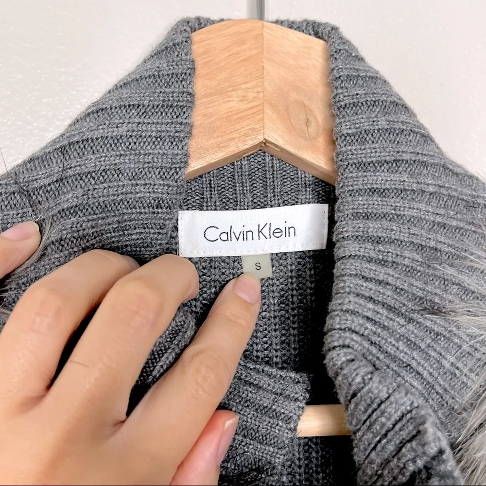 Calvin Klein Women's Gray Faux Fur Zip Buckle Sweater Vest Size S - Image 5