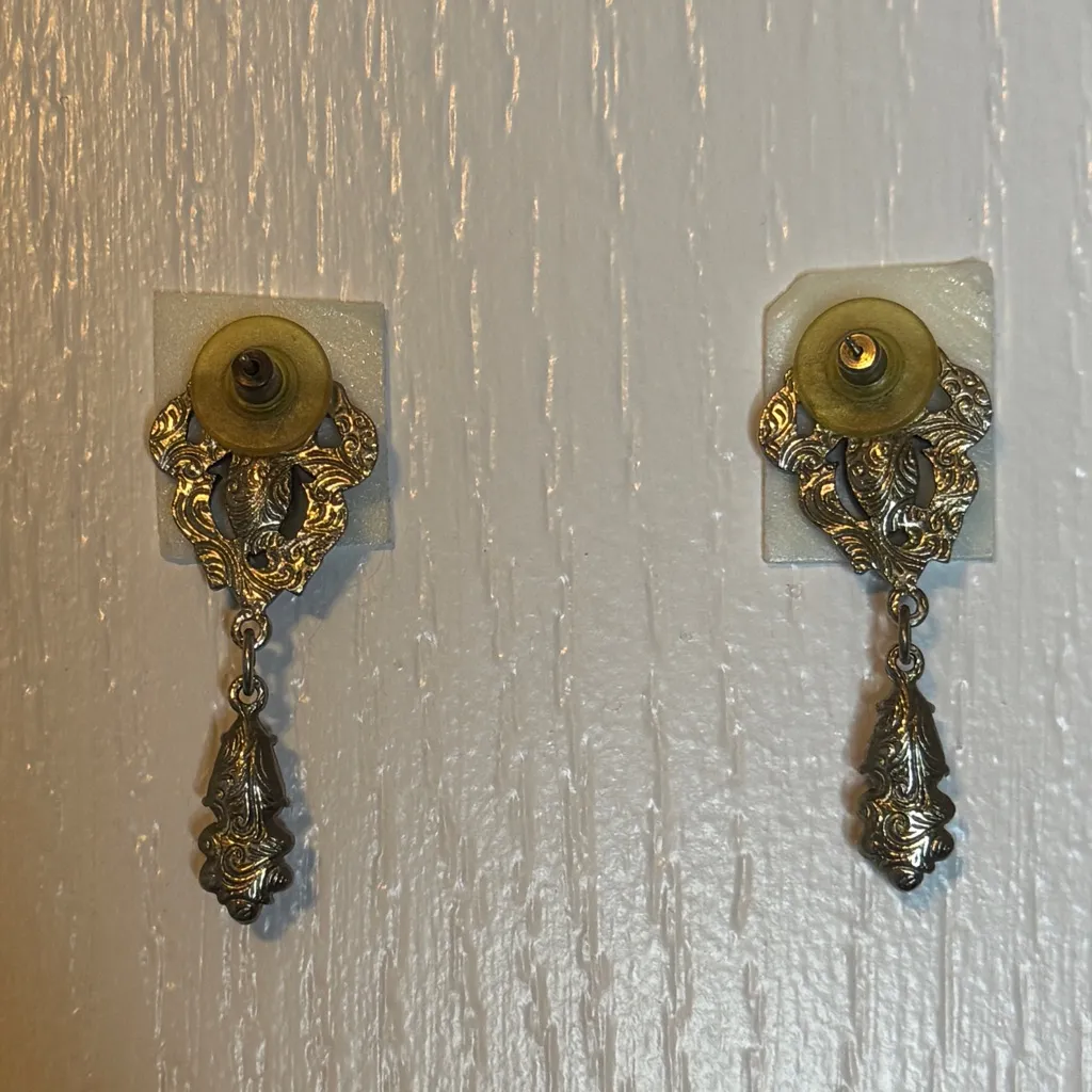 VTG 1928 LILAC CRYSTALS & MARCASITE SILVER TONE RENAISSANCE PIERCED EARRINGS - Image 4