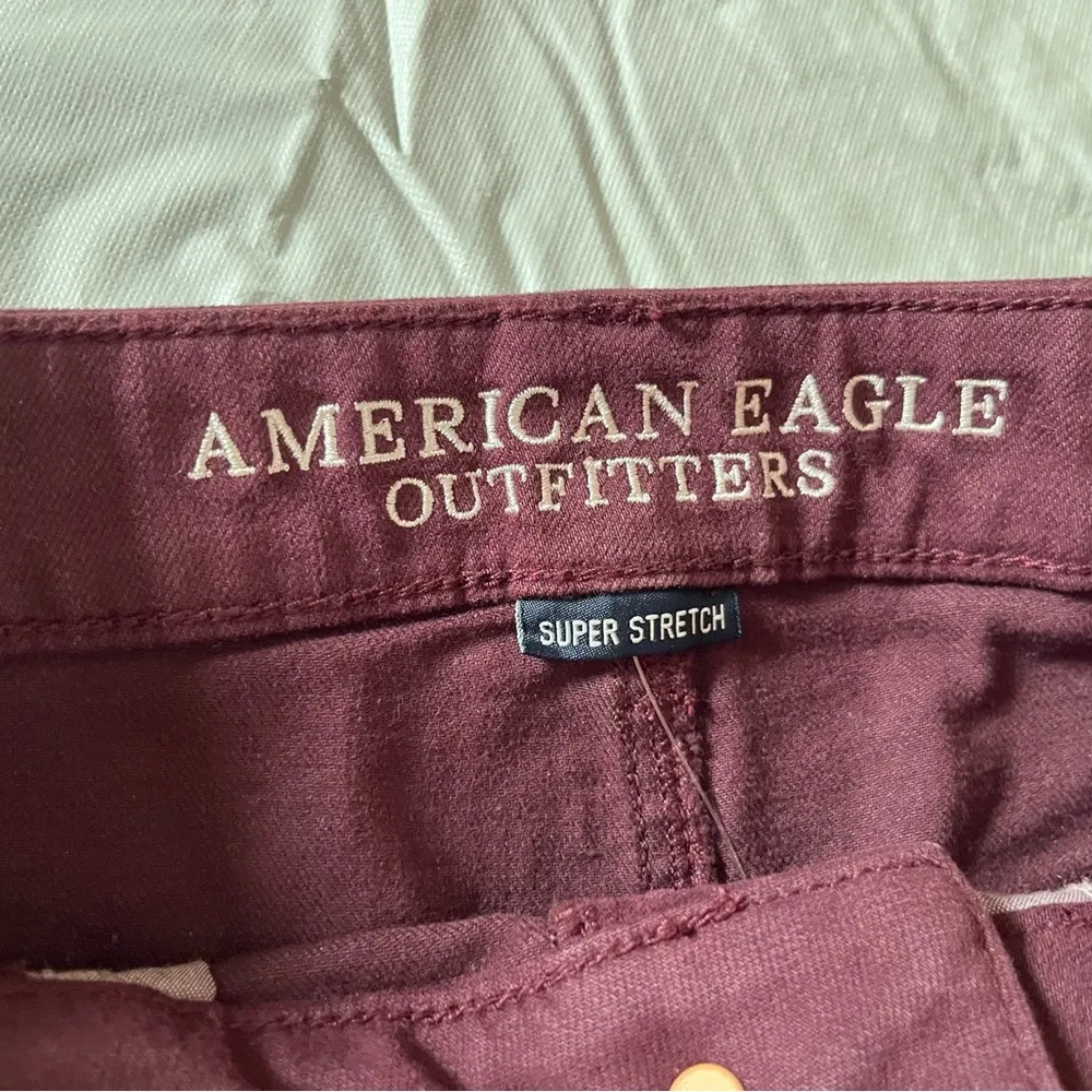American Eagle  maroon shorts in good condition. - Image 4