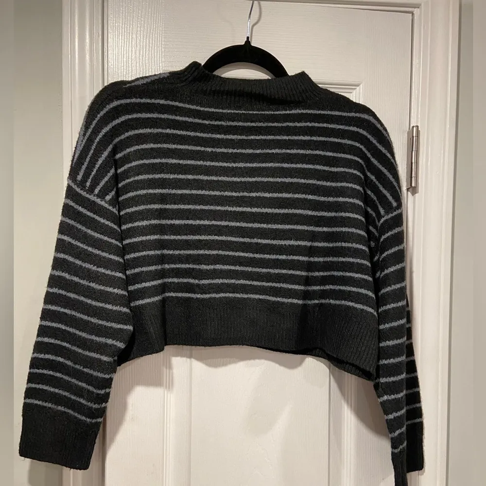 NWT Tilly’s Love Tree Size S Oversized Cropped Black Striped Pullover Sweater - Image 7