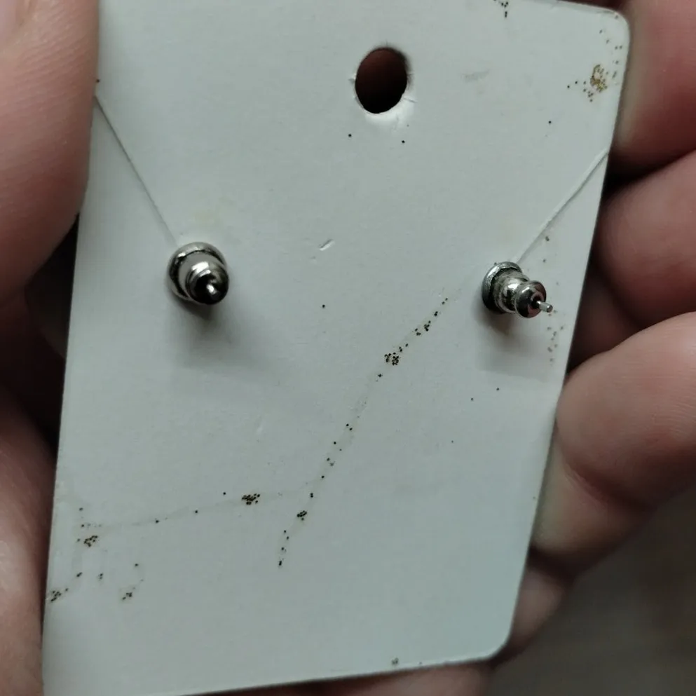 Vintage Tan Brown Circular Shell Shaped Corrugated Plastic Pierced Ear Earrings - Image 2