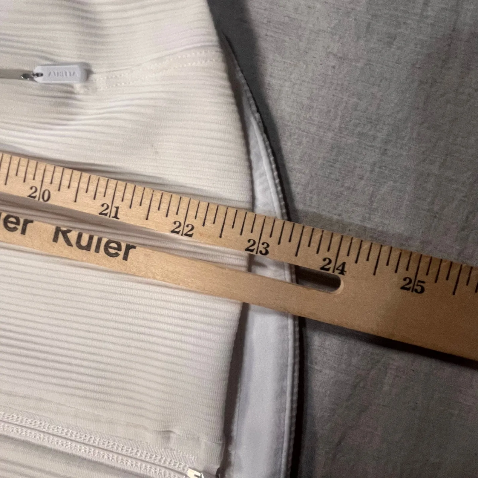 Athleta Salutation Ribbed Jacket Small Long Sleeve Athleisure Top White - Image 6