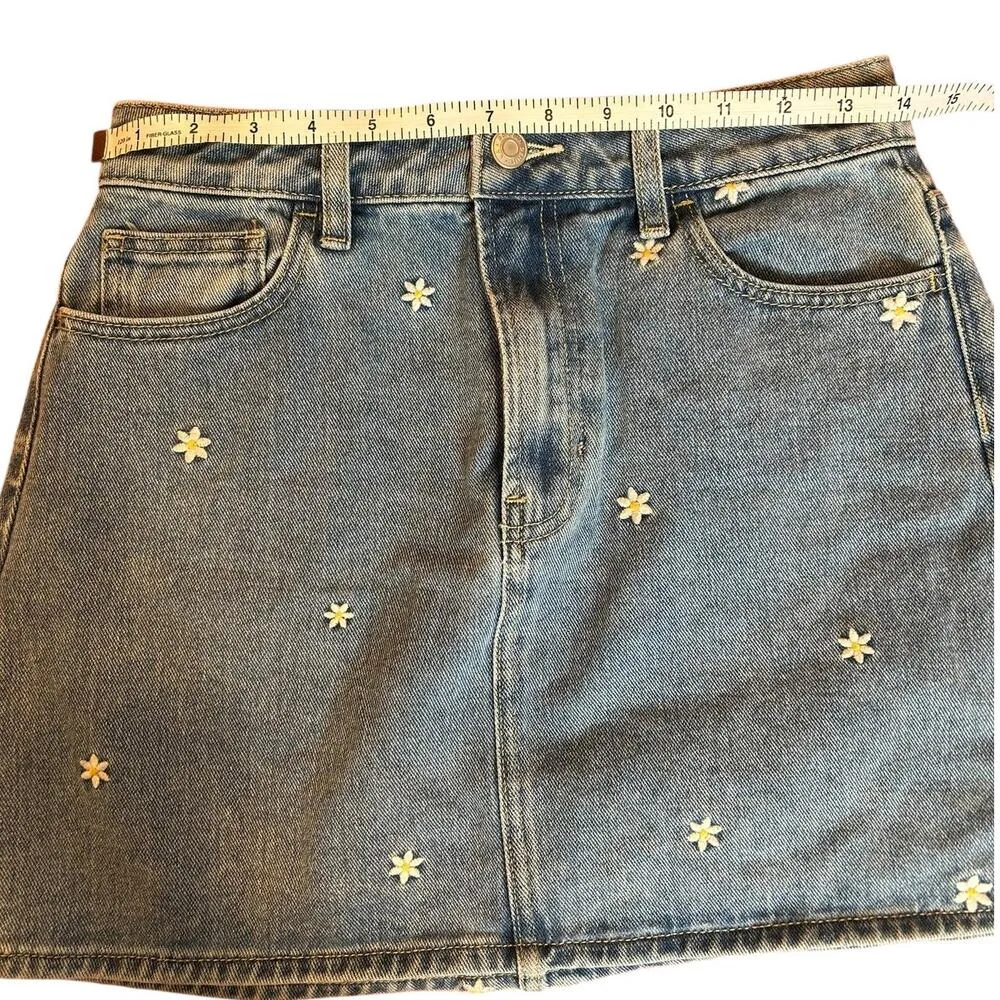 PACSUN Embroidered Flower Floral Denim Jean Miniskirt Women's Size 27 4 - Image 4