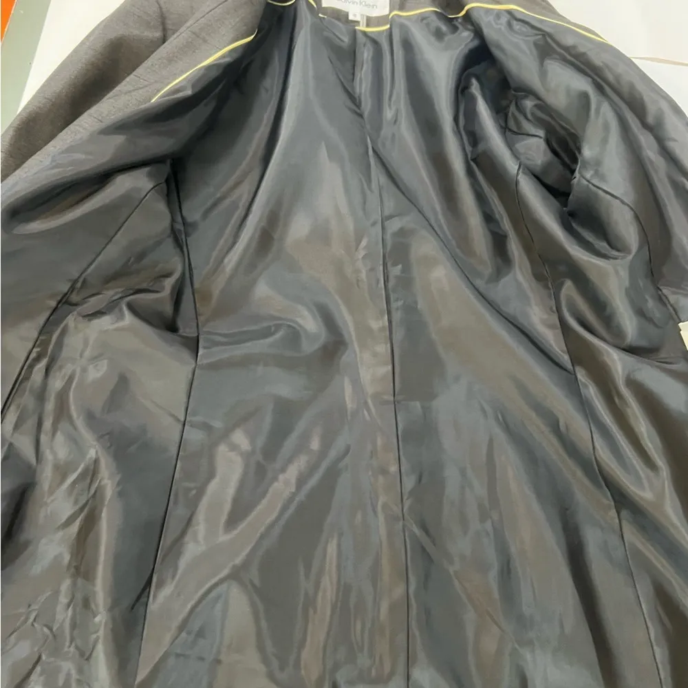 Calvin Klein Women's Gray Button-Front Blazer - Size 8 - Timeless & Chic - Image 12