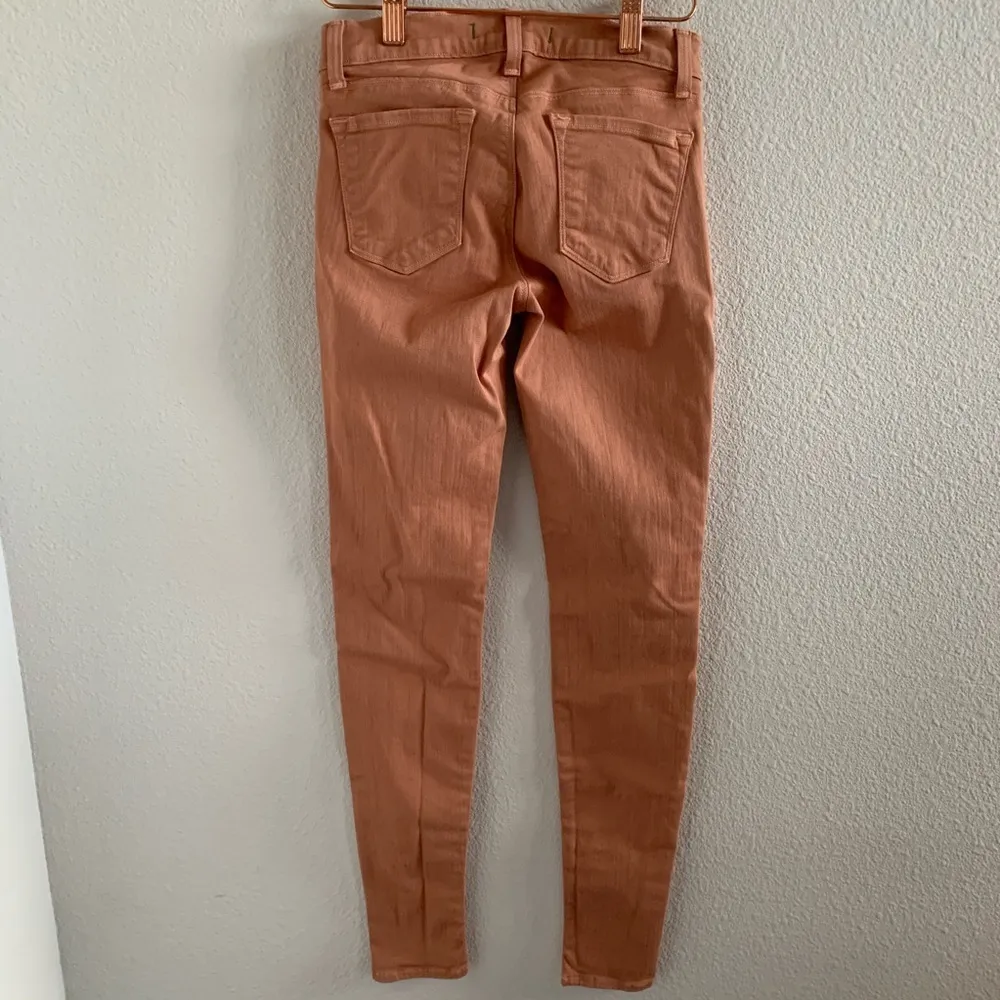 J Brand Super Skinny Jeans in Color Tigers Eye Trendy Neutral Spring Summer 25 - Image 3