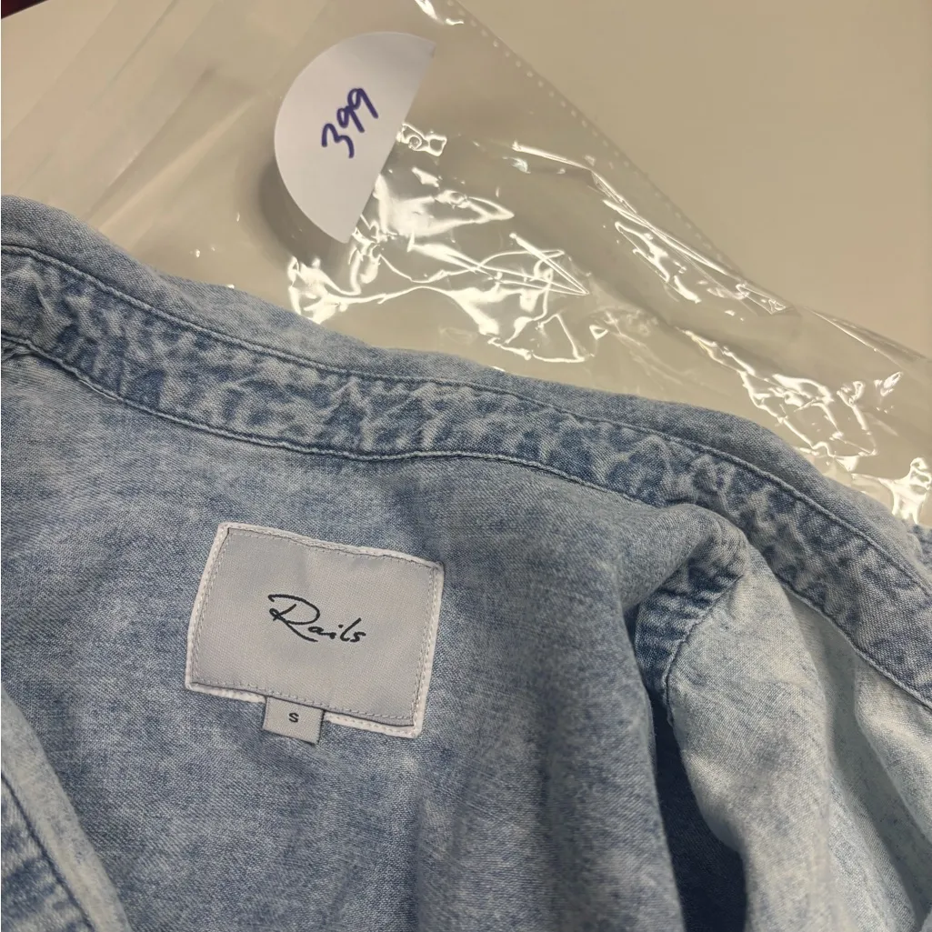 Rails Valerie Shirt Dress Womens Size Small 4-6 Acid Wash Chambray Raw Hem - Image 5