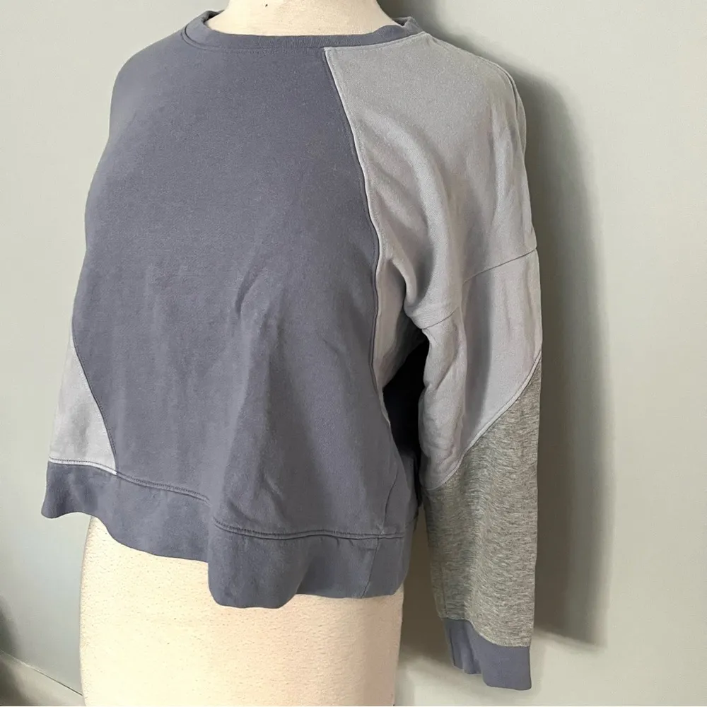Splendid Colorblock Light Blue Gray Crewneck Sweater Sweatshirt Size S - Image 6