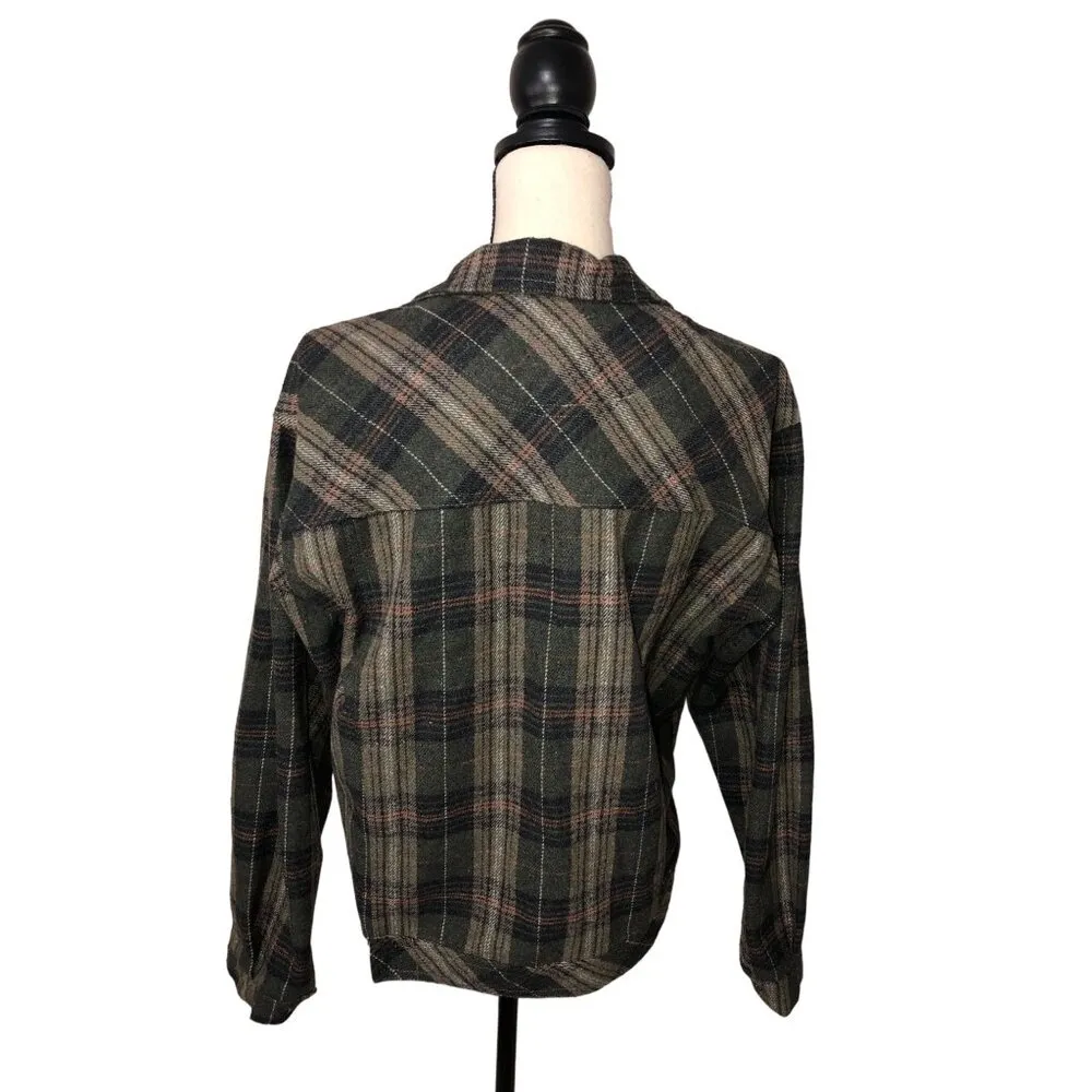POL Plaid Button Up Jacket Size M Frayed Distressed Hem Green Flannel Pockets - Image 3