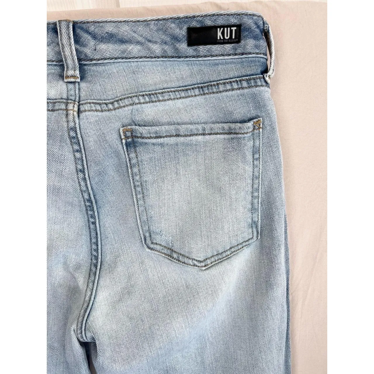 KUT From The Kloth Reese Jeans Sz 8 Light Wash High Waist Distressed Button Fly - Image 8