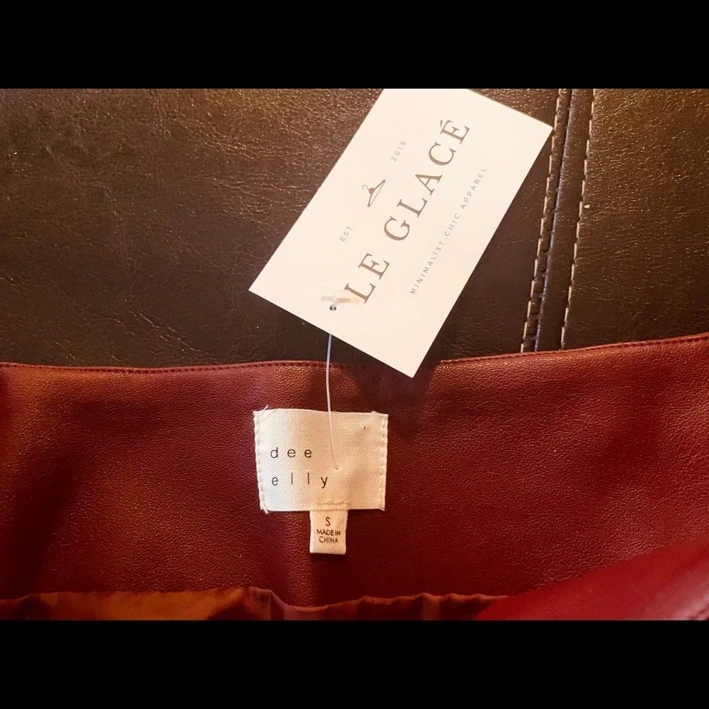 NWT Le Glace Wine Mini Skirt Red - Image 5