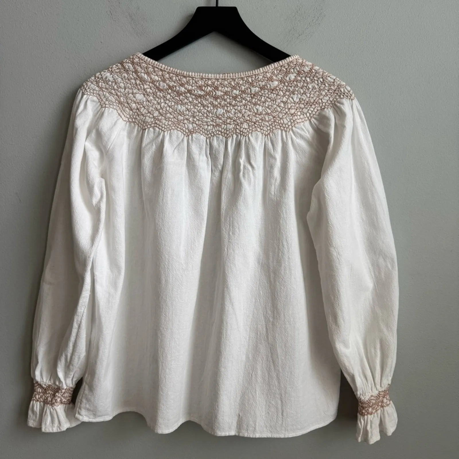 Faherty Laura Embroidered Peasant Blouse in Whisper White Size Small - Image 9
