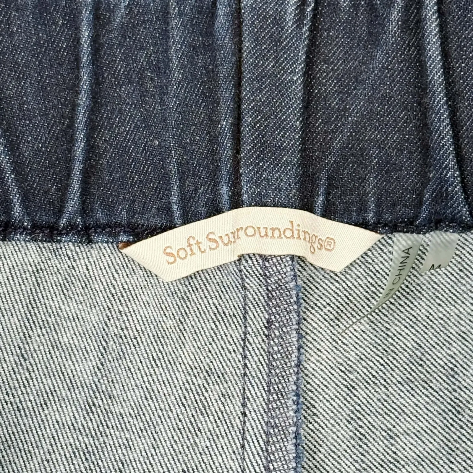 Soft Surroundings Pull On Denim Jeans Women's Medium Elastic Waist Stretch Blue - Image 2