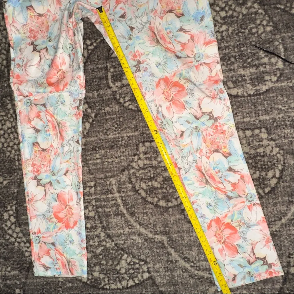 Tempo Paris Women’s Size XL Pastel Floral Print Pull On Skinny Pants - Image 8