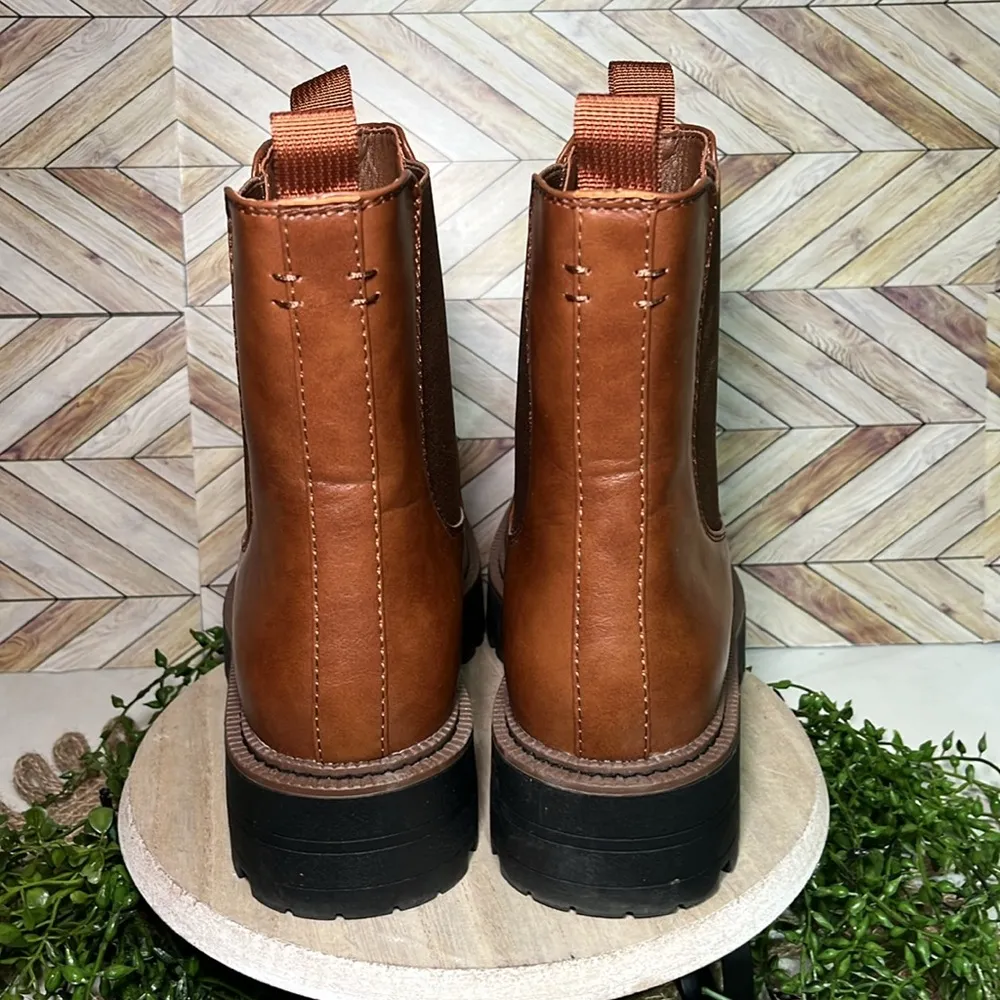 DREAM PAIRS Lug Sole Slip On Brown Chelsea Boots Vegan Leather Y2K - Image 2