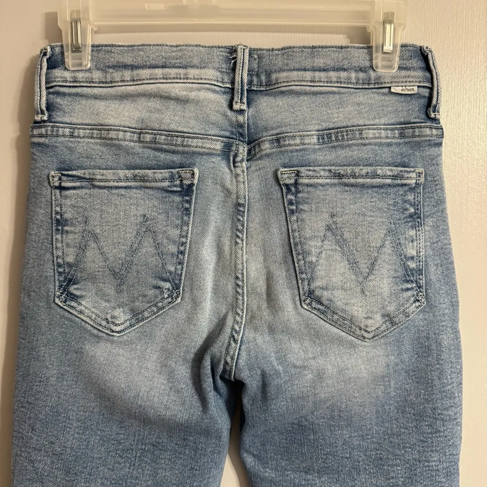 MOTHER The Insider Crop Step Fray Love in A Boat Distressed Jeans Size 28 Blue - Image 5