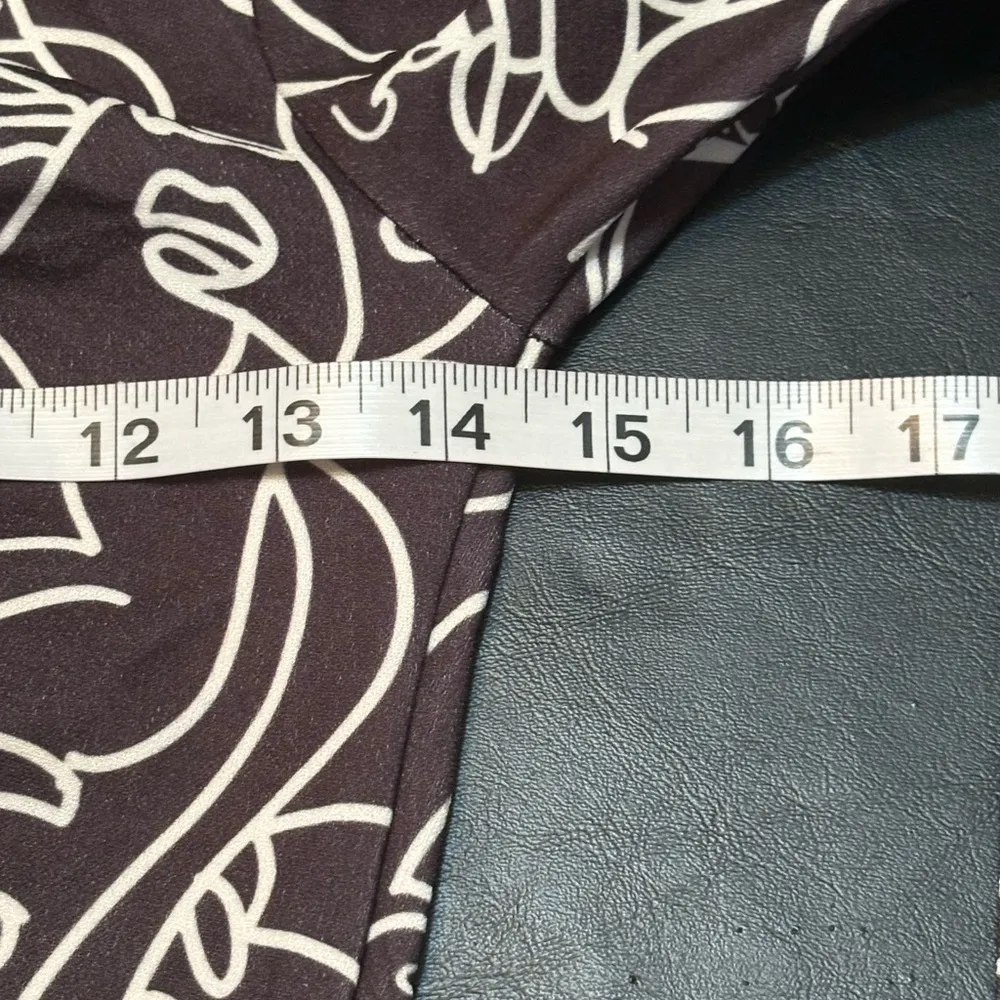 PrettyLittleThing Black and White Abstract Dress with cutout. NWT size 4 - Image 10