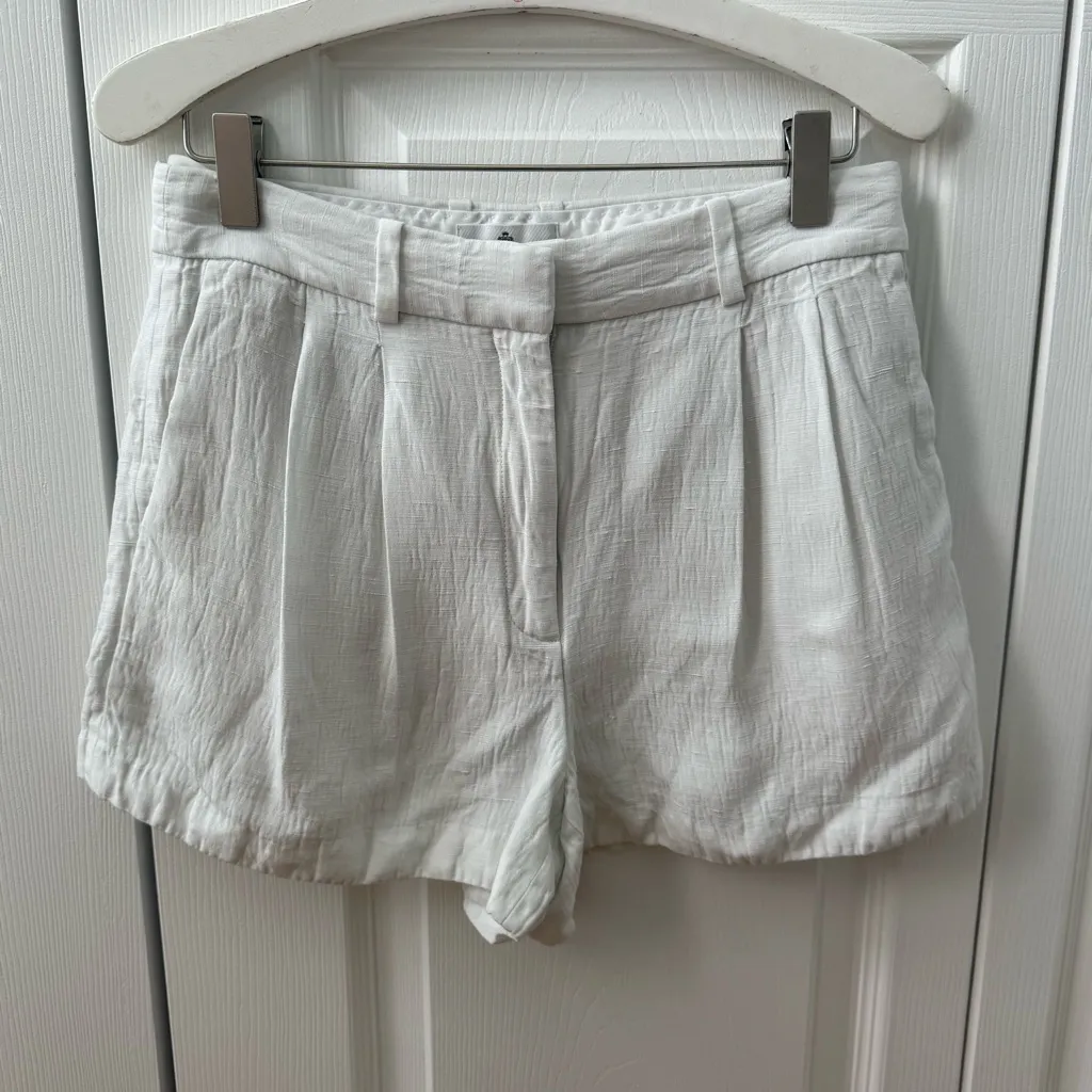 Aritzia Babaton White Linen Blend Shorts - Image 2