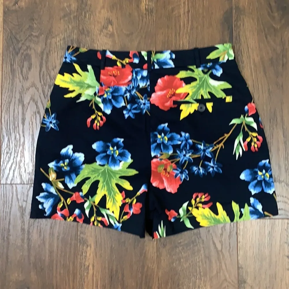 Zara Basic High Waist Hawaiian Floral Black Midi Shorts - Image 3