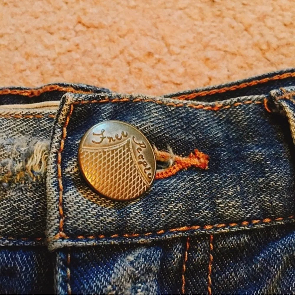 Free‎ people Lana wash tulum embroidered distressed jean shorts size 28 - Image 5