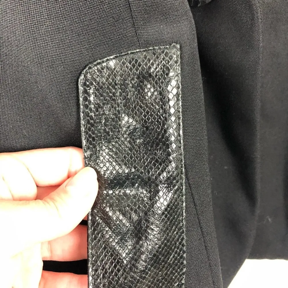 Genny Black Blazer with Snakeskin Texture Leather Size 14 - Image 6