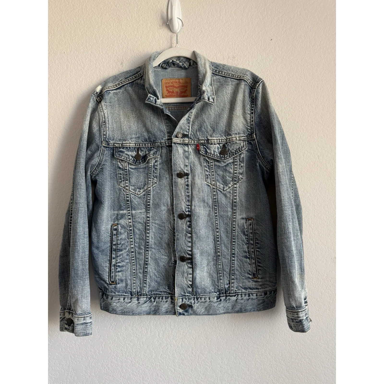 Levi's Strauss & Co Premium Denim Jacket Trucker Blue Wash Women's Size Medium - Image 9