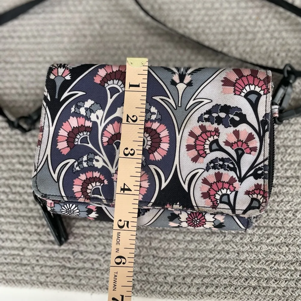 Vera Bradley Gray Pink Paisley Floral Crossbody Travel Bag Wallet - Image 8