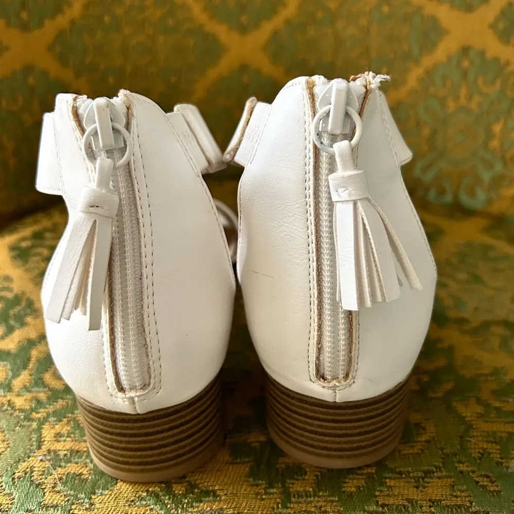 White heeled sandals - Image 3