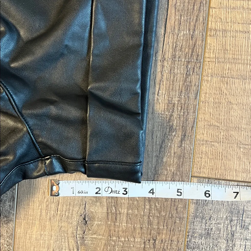 Abercrombie and Fitch Faux Vegan Leather Black Shorts  Size Small - Image 8