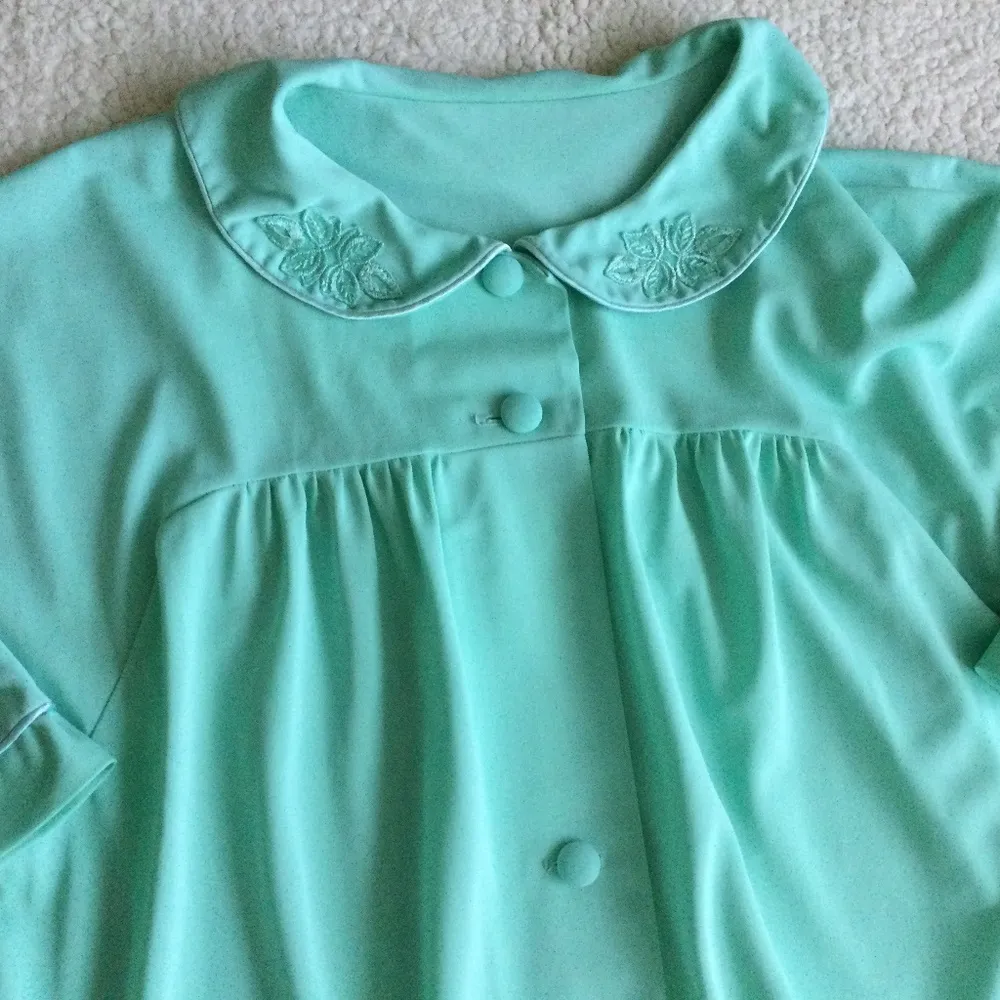 Vintage Lorraine Seafoam Green Short Sleeve Housecoat Robe - Image 2