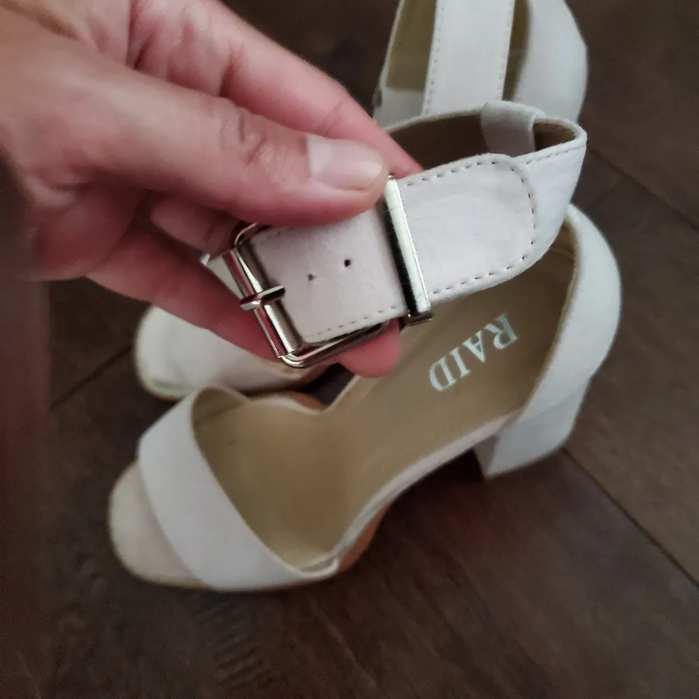 Open toes light cream colored heels size 8 women's, 3 inch chunky heels , worn 1 Pink - Image 2