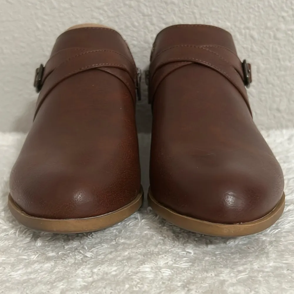 Life Stride Velocity 2.0 Size 9 Adley Shootie Ankle Boot Chestnut Faux Leather - Image 2