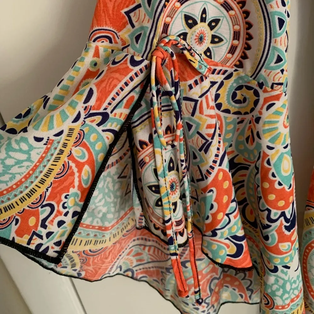 Winwin new off the shoulder win win blouse - Image 4