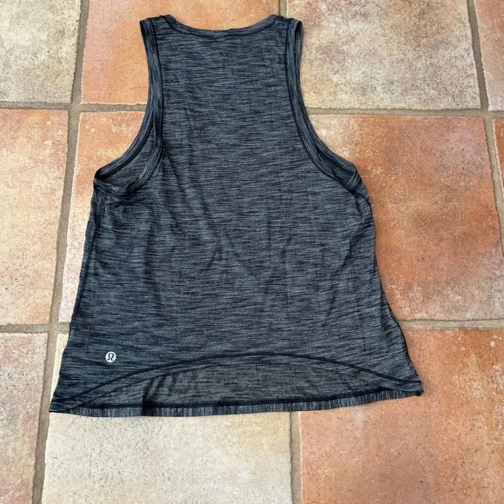 Lululemon muscle tank HEATHERED gray - Image 2