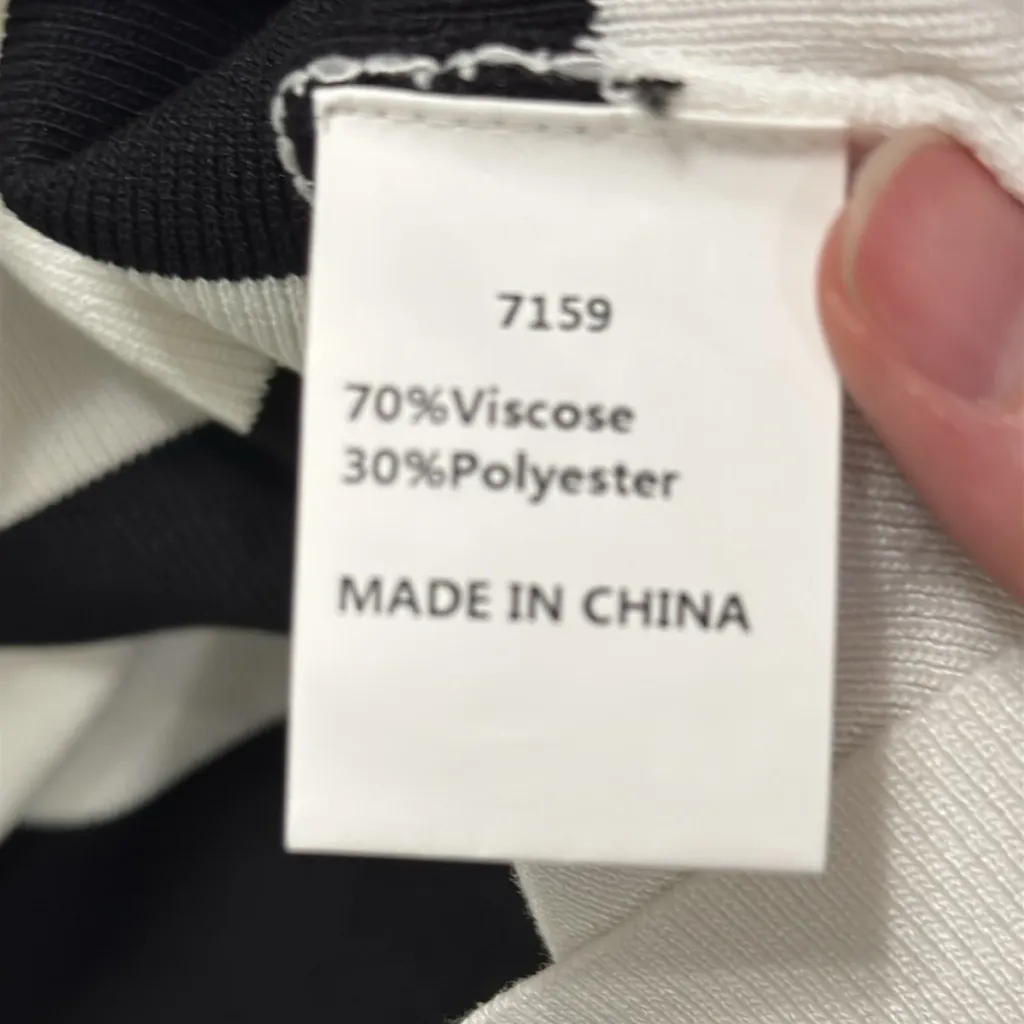 Pretty Garden Black/White Striped Sleeveless Knitted V-neck Dress size S - Image 9