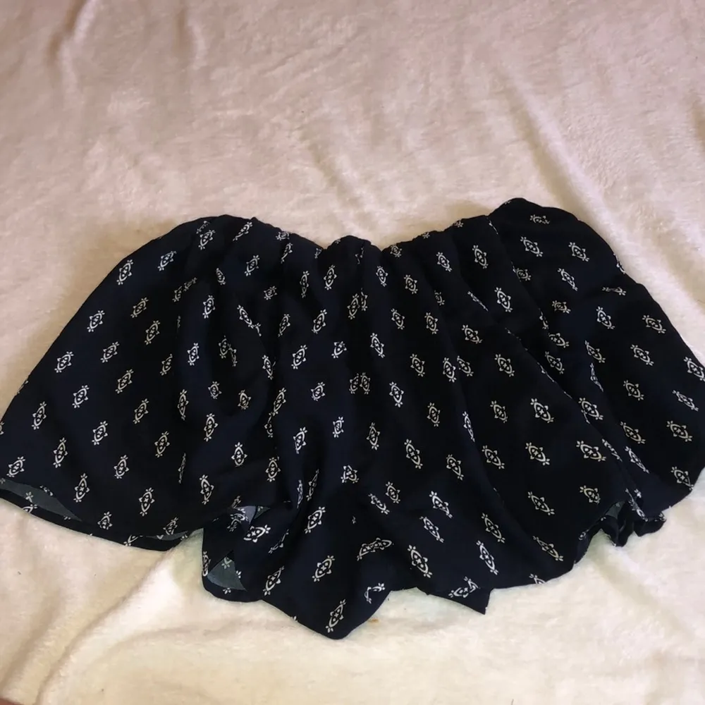 Abercombie & Fitch Shorts - Image 2