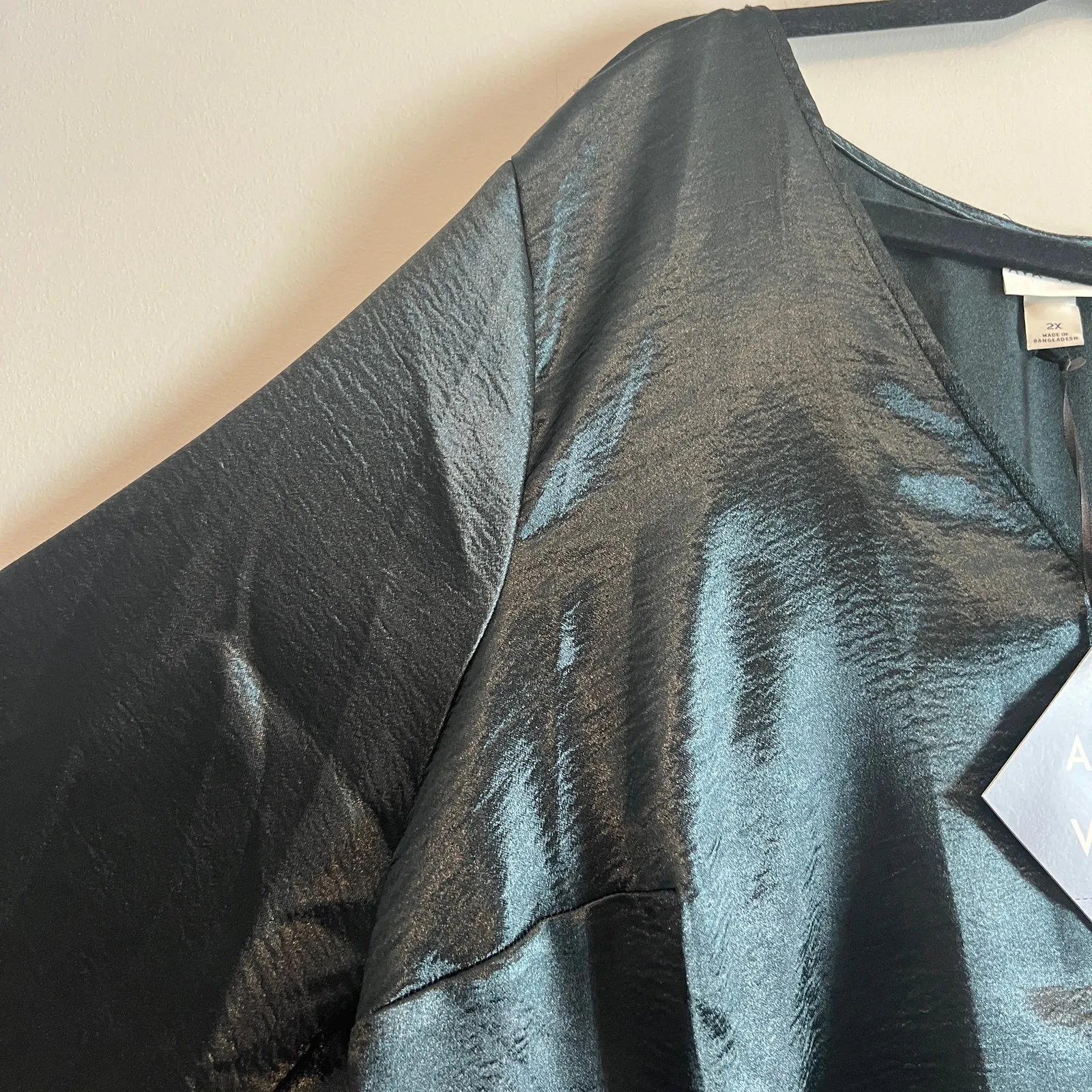 Ava & Viv Women's Black Flared Long Sleeve Satin Blouse - Size 2X - NWT - Image 4