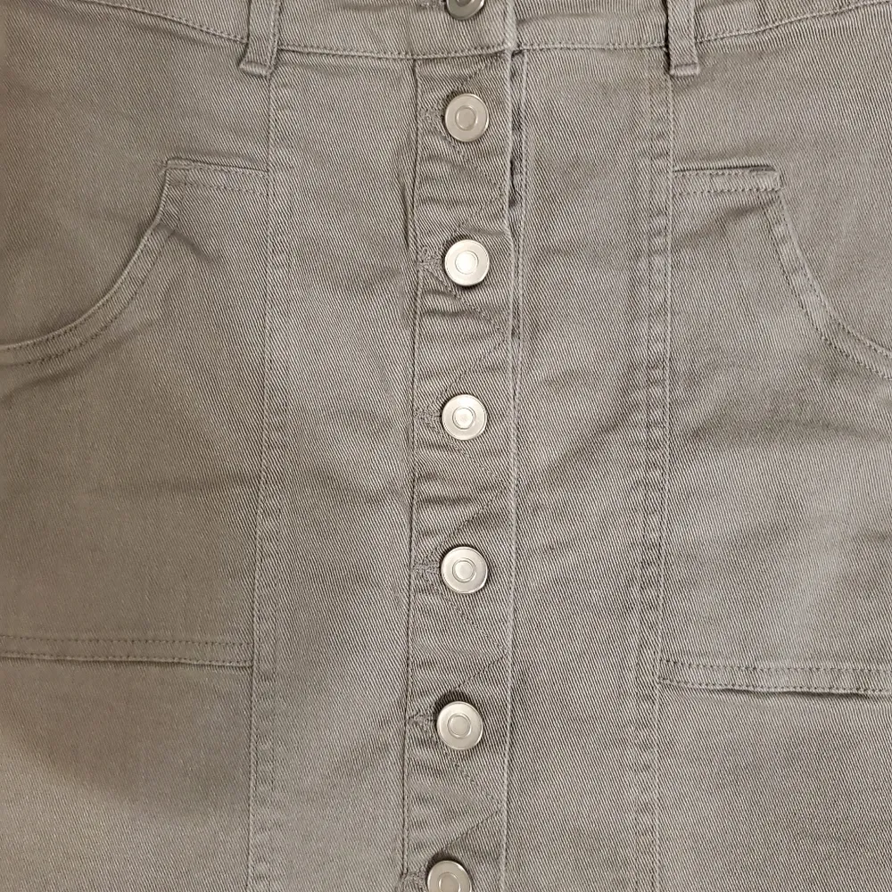 🔥SALE🔥Altar'd State Gray Button Front Landa Skirt M - Image 8