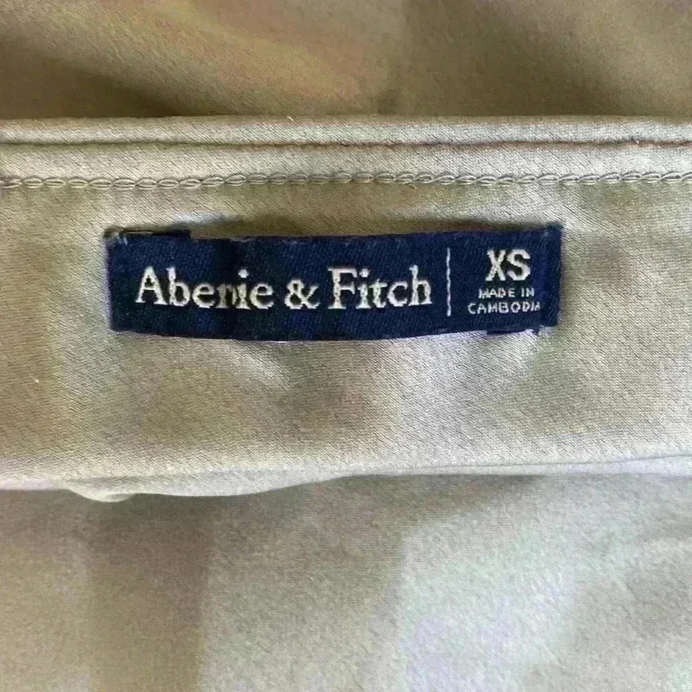 NWOT Abercrombie & Fitch light gray, silky feel, midi skirt;size XS - Image 3