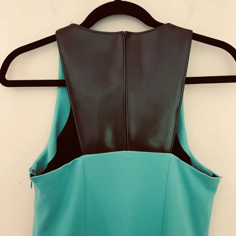 New Tibi Green Teal Turquoise Black Bonded Vinyl Applique Dress Women's Size 2 - Image 6