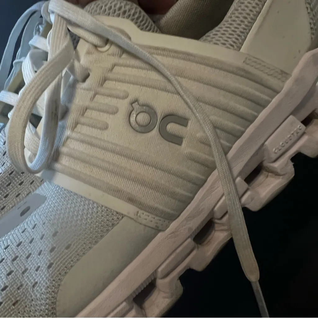 On Clouds Helion Cloudtec mesh Sneakers Swiss engeniering, white sz 9.5 Women’s - Image 12