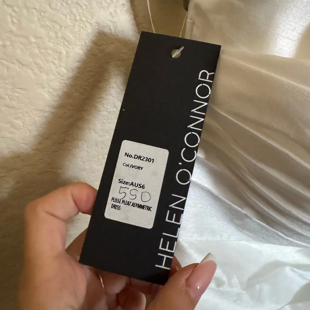 helen o‘connor plisse pleat asymmetric draped sleeve sash detail‎ dress sz 6 NEW - Image 7