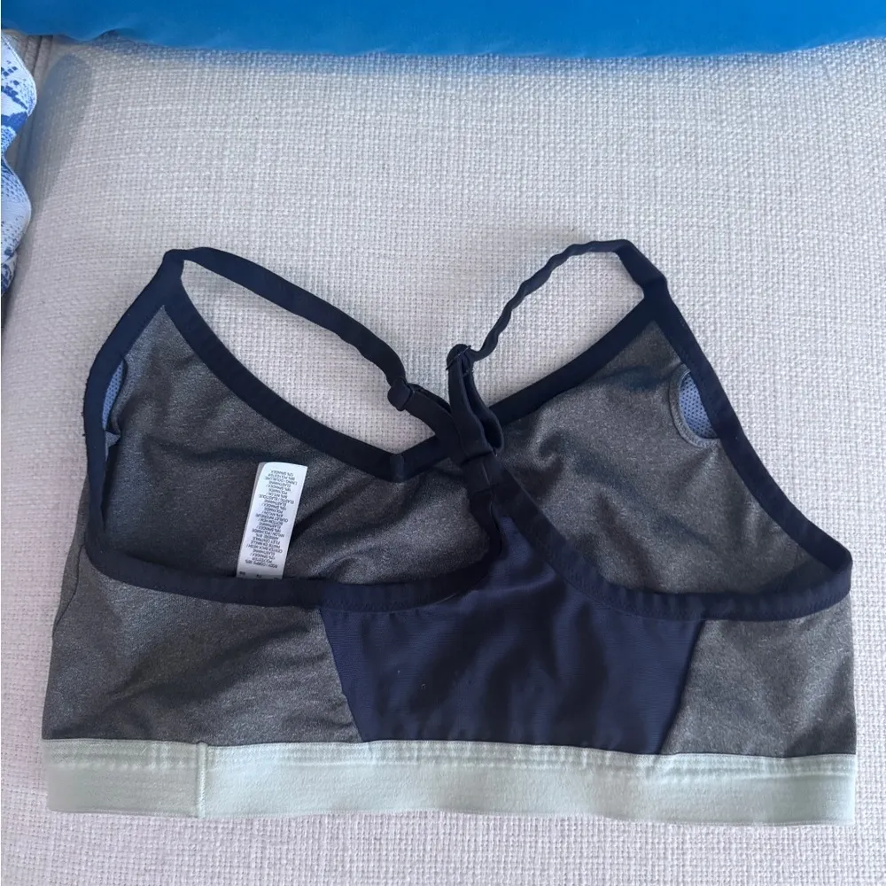 Nike Women's Gray Sports Bra - Image 2
