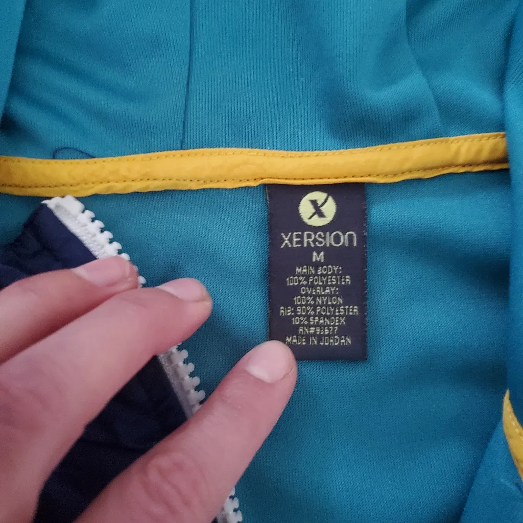 Hoodie  Xersion with 1/4 zip in teal , navy and yellow size Medium never… - Image 4