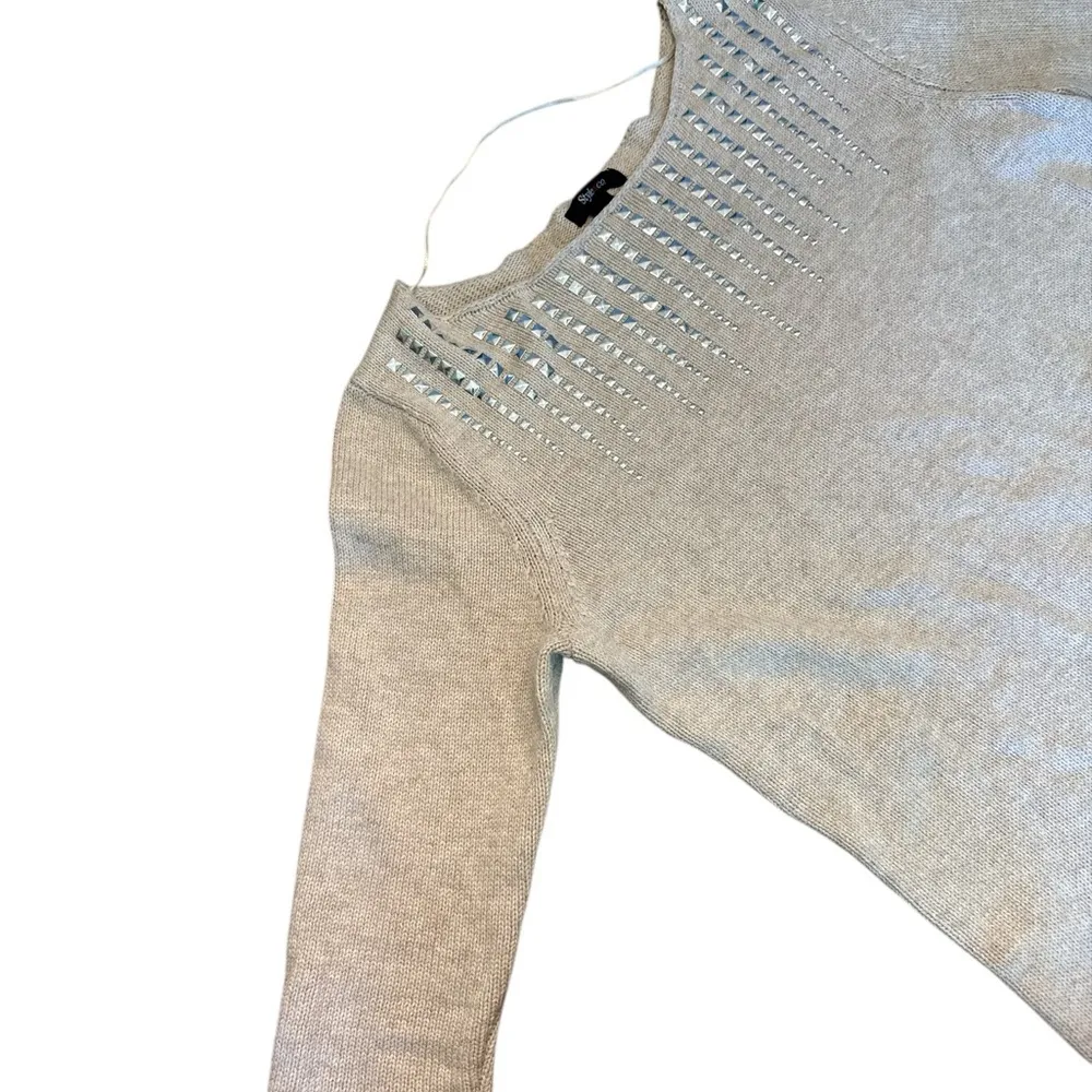 Style & Co. Light Gray Crew Neck Sweater - Image 3