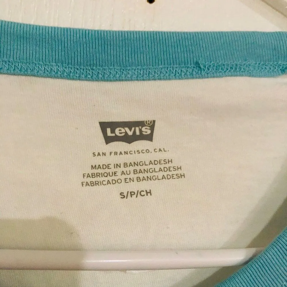 Levi's Women's Graphic T-Shirt Short Sleeve Crew Neck White‎ Size Small NEW - Image 4