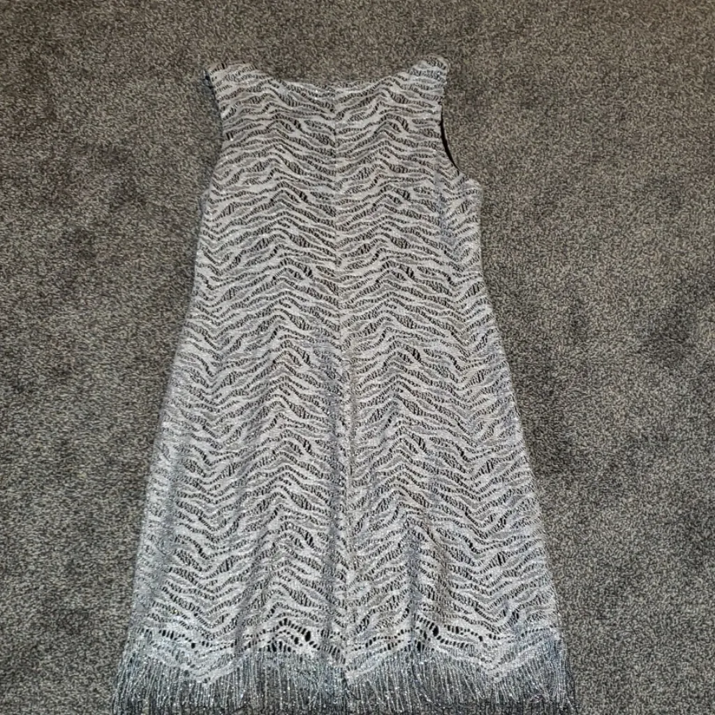 Lovely Formal SL Fashions Sz L Silver Open Lace Size L - Image 8